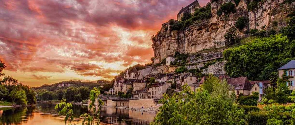 Faire du camping en Dordogne : une destination riche en couleurs et en goûts